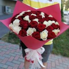 Букет цветов «Красное &amp; Белое»